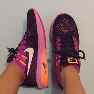 ✨NEVER WORN✨ Nike Air Zoom Running shoes